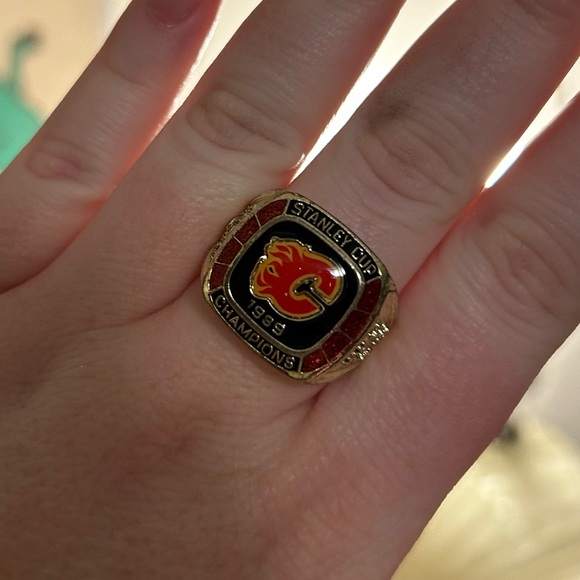 Stanley Cup Champions 1989 Ring (Calgary Flames) 🔥🏒 - Picture 2 of 2